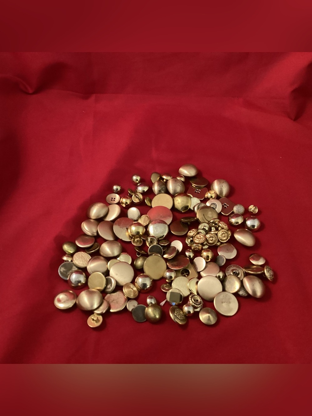 174 grams of Mixed Gold-Tone Decorative Buttons